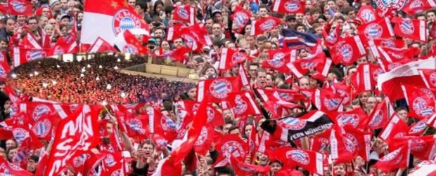 Monaco di Baviera: i tifosi dell'FC Bayern festeggiano la vittoria della Bundesliga 2003-04