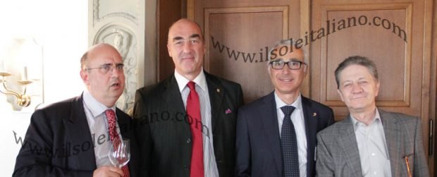 Console Generale d'Italia a Monaco di Baviera Filippo Scamacca del Murgo, Presidente del Merano Wine Festival Helmuth Köcher, Segretario Generale della Camera di Commercio Italo-Tedesca Alessandro Marino,Roberto Farnetani proprietario di Feinkost Farnetani