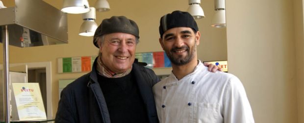 Thomas Bartu con collaboratore